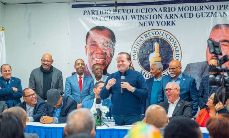 NUEVA YORK._ El presidente nacional del PRM, José Ignacio paliza durante la reunión el sábado 3 de diciembre 2022 en el PRM N, no pudo neutralizar el impasse que se mantiene entre varios grupos de la seccional NY. (Fuente externa).