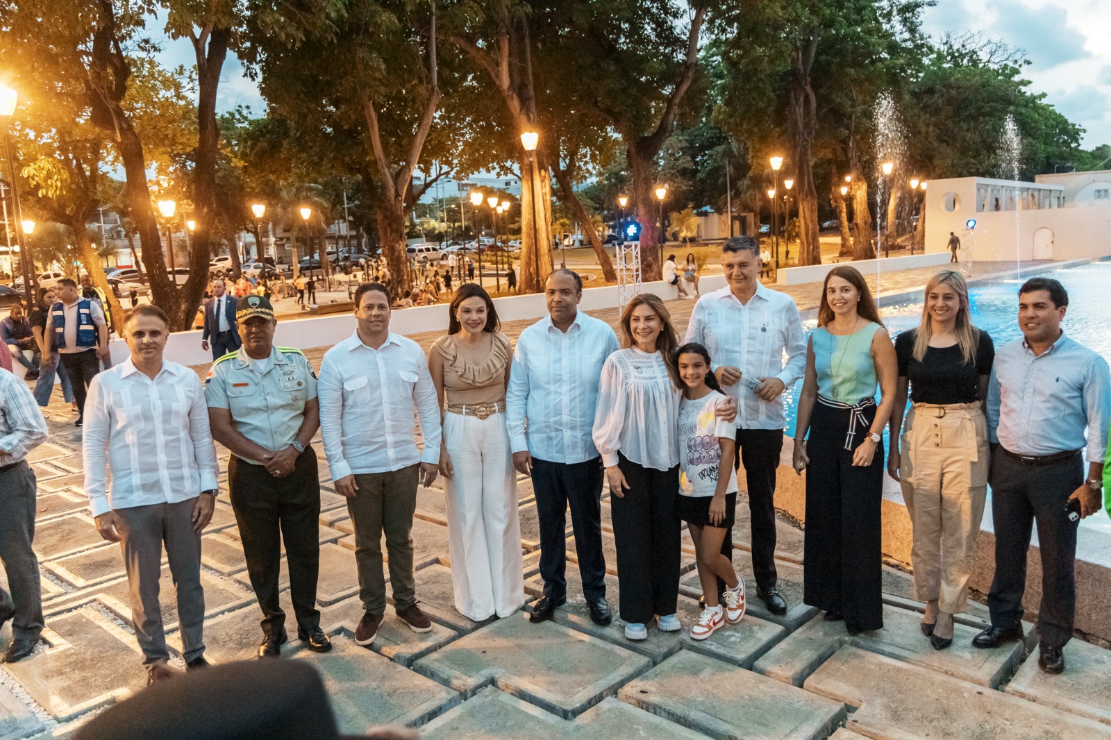 Iluminan el parque Eugenio María de Hostos Periodico Primicias